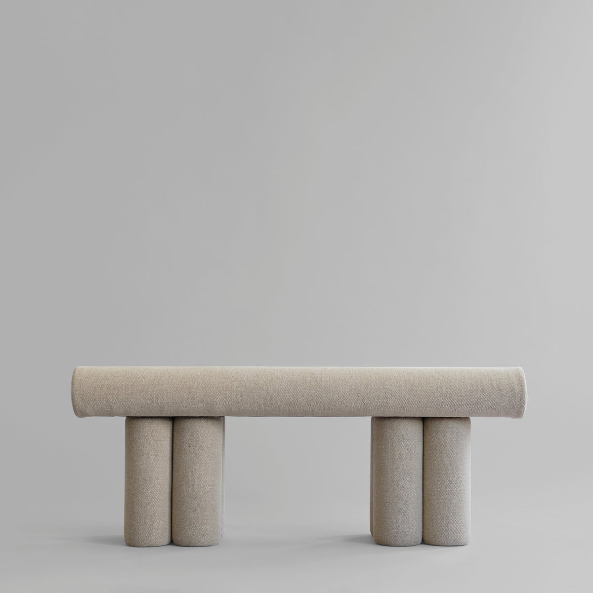 Hiro Bench med Linen-polstring fra 101 Copenhagen.