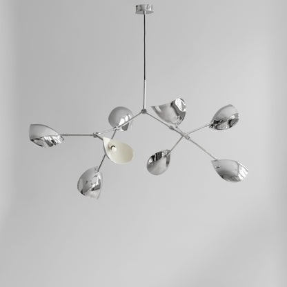 Stingray lysekrone i krom fra 101 Copenhagen med justerbare arme.
