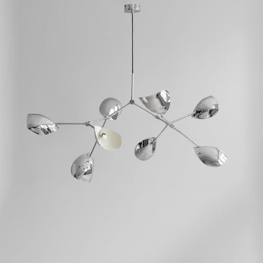 Stingray lysekrone i krom fra 101 Copenhagen med justerbare arme.
