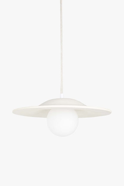 July Pendant fra Studio Femme Home – Lertøj, hør og mat opalglas