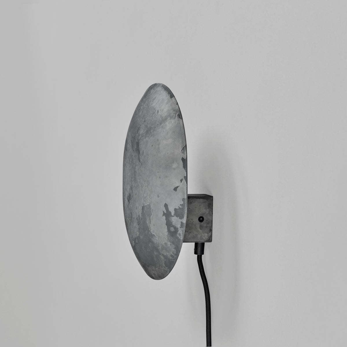 Clam Wall Lamp – Oxidized fra 101 Copenhagen – alternativ visning