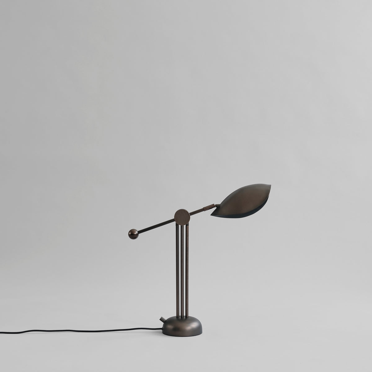 Stingray Table Lamp – Bronze fra 101 Copenhagen – alternativ visning