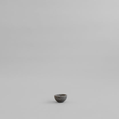 Enkei Salt Bowl – Silver Travertine fra 101 Copenhagen