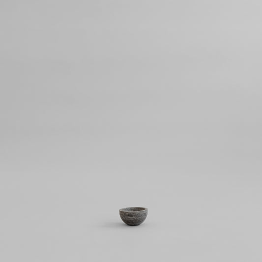 Enkei Salt Bowl – Silver Travertine fra 101 Copenhagen