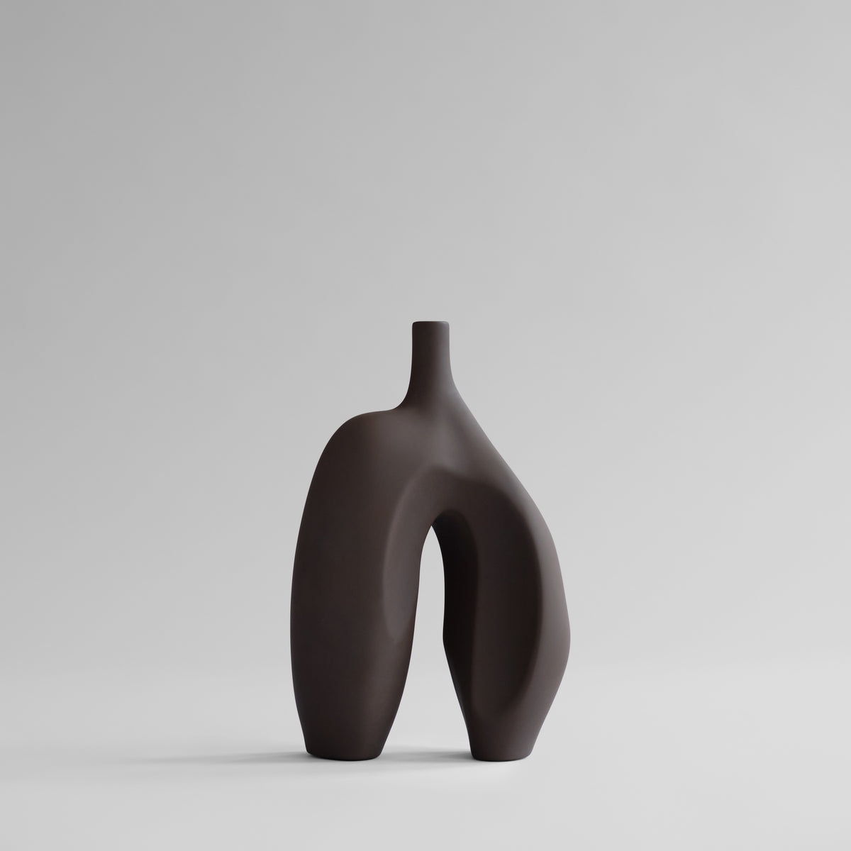 Ni Vase Medio – Chocolate Brown fra 101 Copenhagen