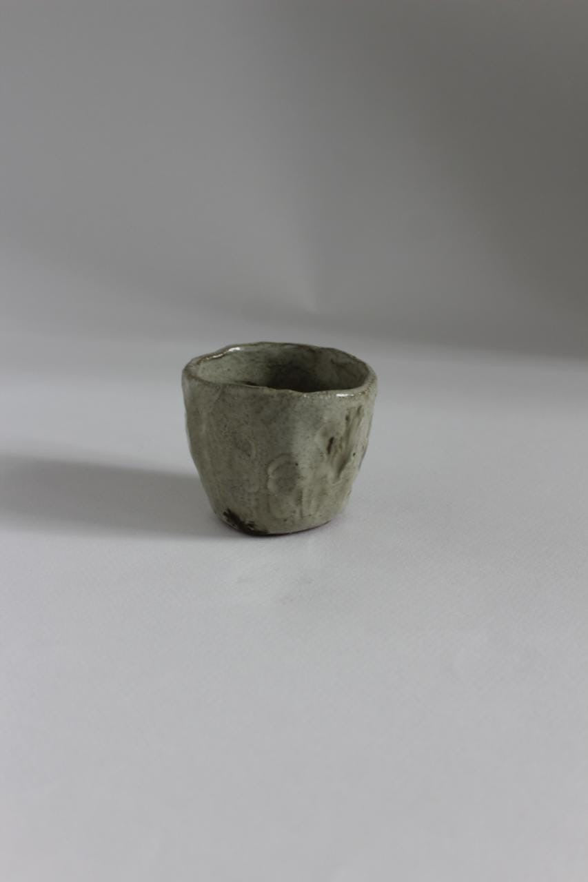 Rund kop — NIWA Ceramics – Grågrøn – alternativ vinkel