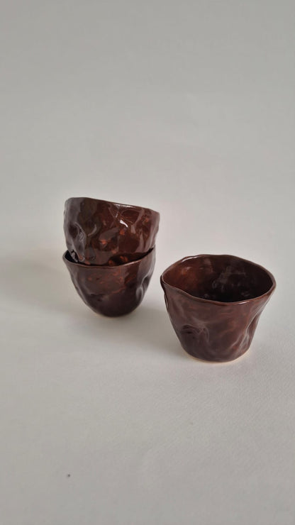 Tre mørkebrune Cocoa Cups fra NIWA; kopperne sælges enkeltvis